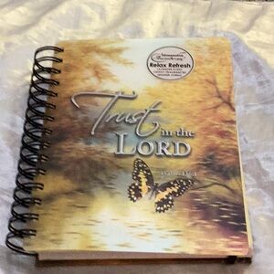 😇🌻😇NWT “Trust in the Lord “Wire bound Brand New with tags Beautiful Journal 😇🌻😇